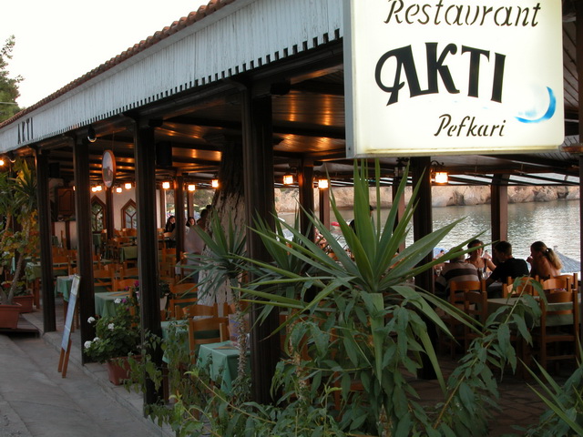 Restaurant – Cafe – AKTI PEFKARI